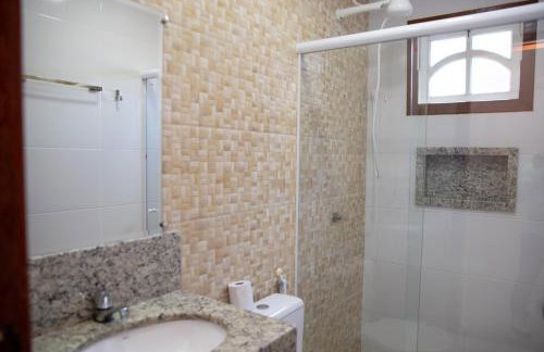 Chalé com Deck e Churrasqueira nas Montanhas - Foto 19