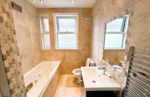 Wembley Stadium Maisonette Rooms - Foto 45