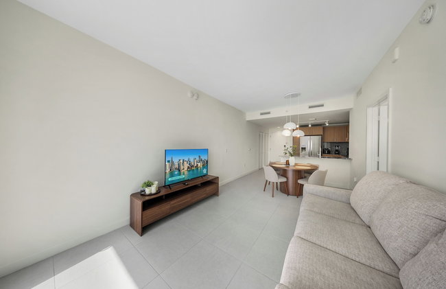 Downtown Doral Condo w-Free Parking - Foto 71