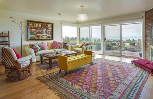 Stunning Bay-View Home in Kensington! - Photo 1