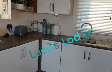 Lucy's Lodge - Photo 17