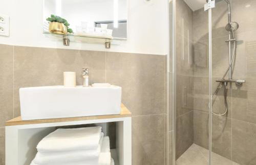 LivinParis - Luxury AC 2 & 3 Bedrooms Le Louvre - Foto 61