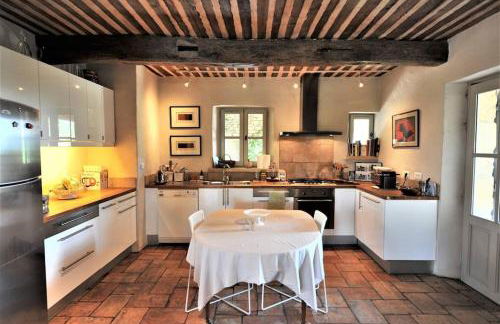 In Gordes, facing the entire Luberon Park a beautiful 5 bedrooms house - Photo 14