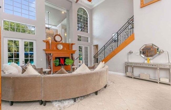 Plantation Acres Mansion 7 Bedroom Villa by RedAwning - Foto 61