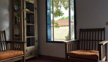 Casa histórica na rua da praça - Foto 2