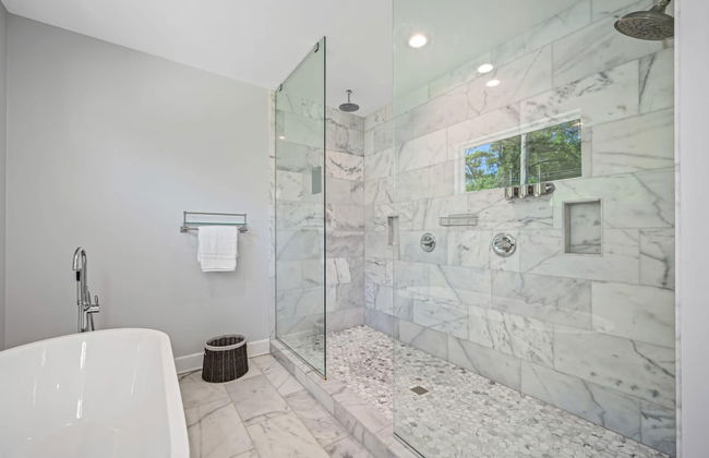 Luxury Tampa Home w/ Pool, Jacuzzi & Amenities - Foto 24