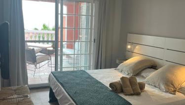 Playa del Duque-Amazing views 2 bedroom - Foto 3, towels