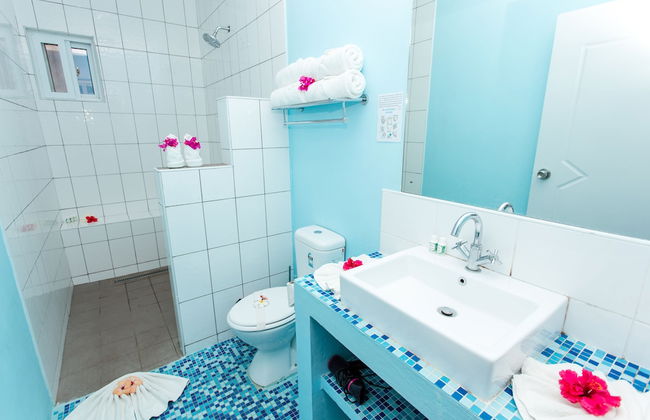 Blue West Villas - Photo 18