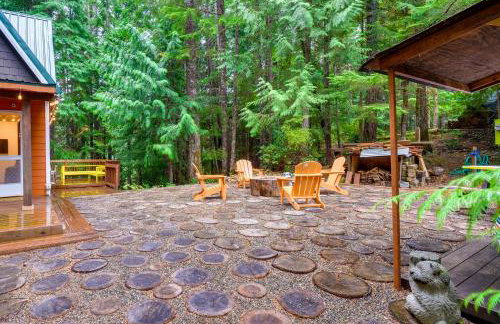 Adorable A-Frame Cabin, Steps to Lake Cushman! - Foto 19