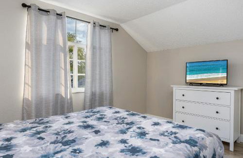 4BR w Heated Pool near Disney & Lake - Sleeps 10 - Foto 29