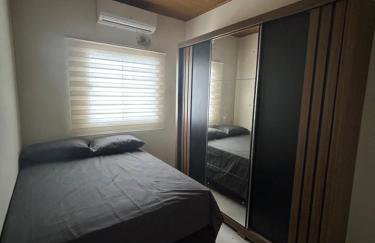 Espaço completo com garagem, estrutura e móveis novos! - Foto 1