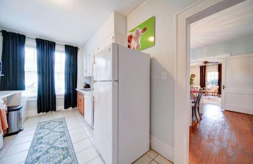 Retro 1BR in Elizabeth with Porch & Eclectic Design - Foto 14