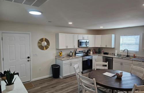 Cozy New Const. Ranch Near Park - Foto 32