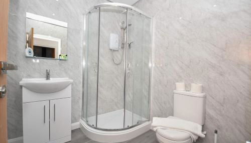 Modern 1 Bedroom Apartment in Morley with Parking - Foto 5