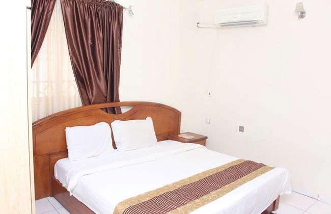 Barcelona Apartment - Photo 5