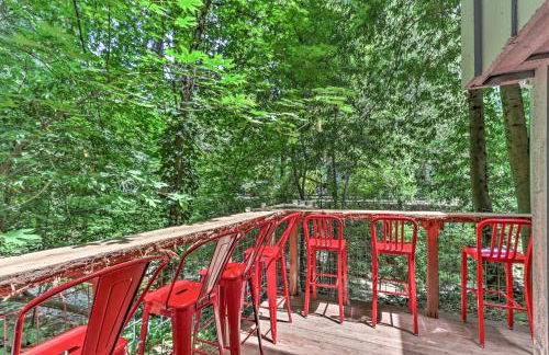 Redwoods Cabin with Hot Tub Walk to Russian River! - Foto 34