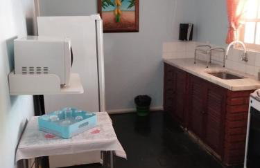 Cabo Frio, casa estilo colonial, ampla e confortável. - Foto 6