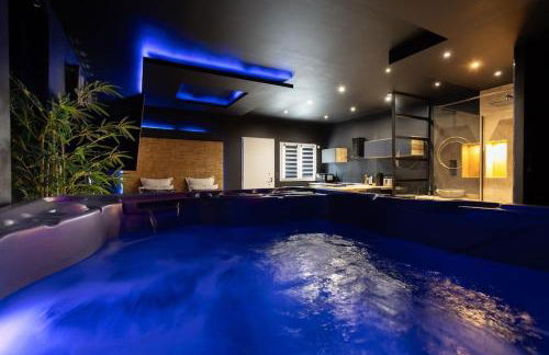 Le Pont des Amoureux Jacuzzi Wifi - Foto 8