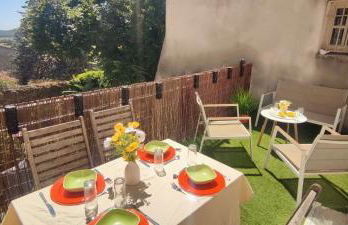 T3 avec sa terrasse au cœur du village médiéval - Foto 7