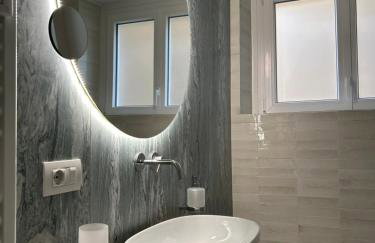 The Y Lake Como Apartment - Photo 18