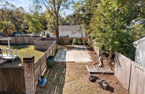 Chic Modern House Close to Beaches & Downtown - Photo 2