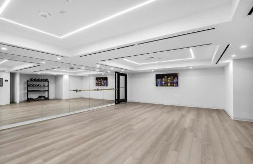 Modern Downtown Condo with Pool Gym BBQ Game Room CoWorking Spaces - Foto 59