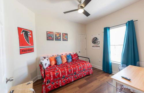 Modern 5BR with Full Kitchen, Game Room, Fenced Yard and BBQ Grill - Foto 32