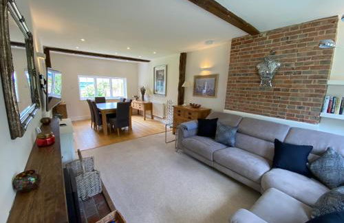 Amazing cottage right in the heart of Ewhurst Green, overlooking Bodiam Castle - Foto 9