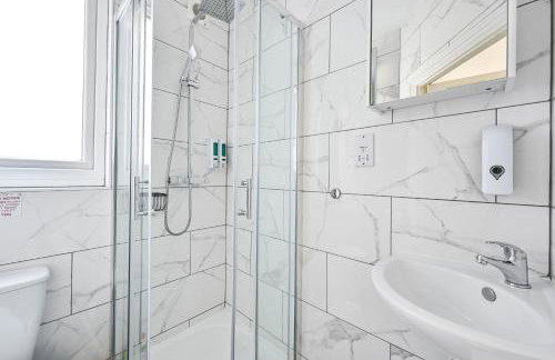 2-Bed, Sleeps 8 in Leyton E10, Near Stratford - Foto 34