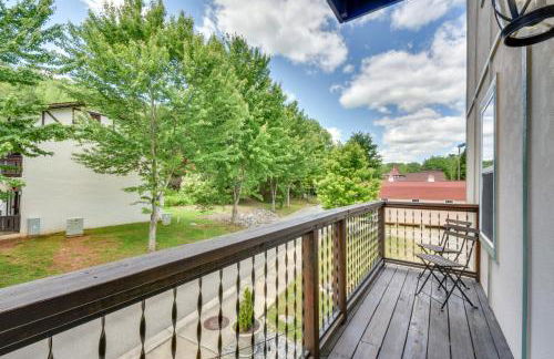 Walk to Main St and River Downtown Helen Condo - Foto 17