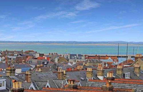 Captain's Quarters - Heart of Cowes - sleeps 11 - Foto 18