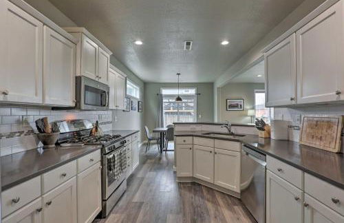 Chic Bend Home with Deck Less Than 3 Mi to Downtown! - Foto 9