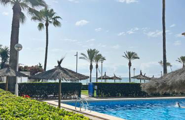 Playa y montaña 1ª linea Piscina Parking AC - Foto 47