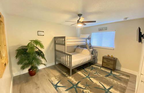 Cozy Coral Cottage with Tiki Hut, Mini Golf, Arcade and Grill - Foto 20