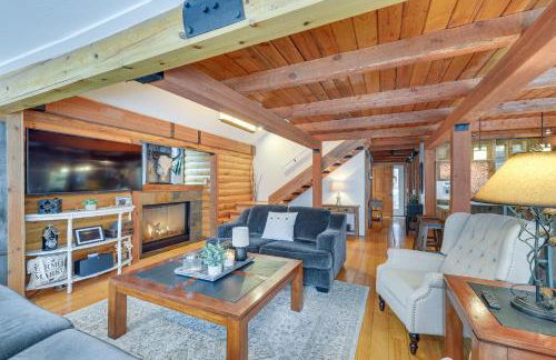 Dreamy Alpine Cabin with Hot Tub, Fireplace and More! - Foto 4