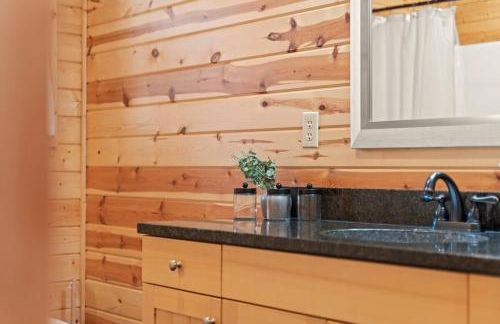 Cabin 4 Mtn View Cabin Near River with Fire Pit and Hot Tub - Foto 22