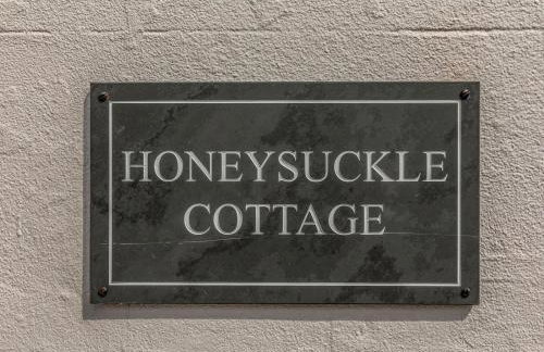 Delightful 2 Bed House a Stones Throw From Beach - Pass the Keys - Photo 31