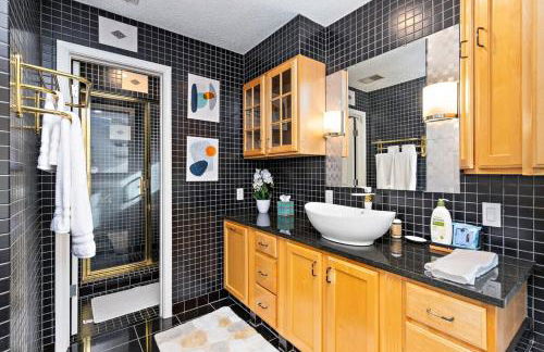 Hillside vacation next to Overland Park Kansas nature trail grill and fun - Foto 37