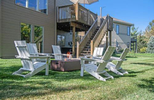 Stunning 5BR Villa Large Hot Tub & Scenic Yard - Foto 64