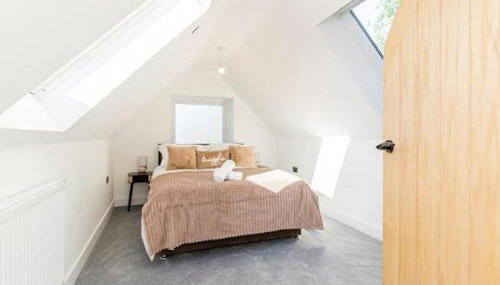 Modern Newport holiday home sleeps 8 - Foto 2