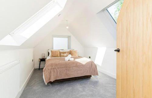 Modern Newport holiday home sleeps 8 - Foto 2