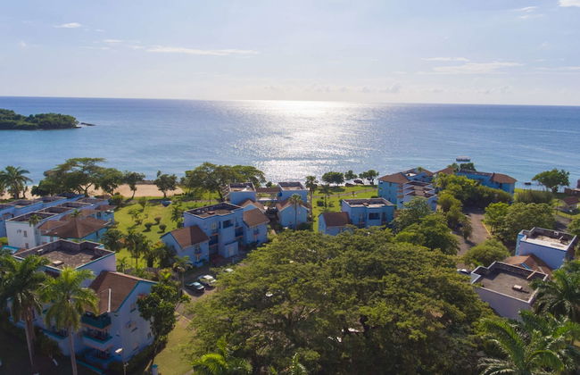 Point Village Studios and Suites - Photo 63