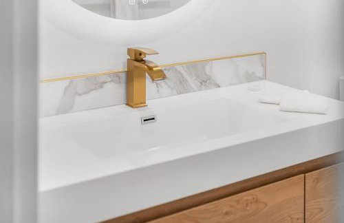 Stunning Tropical Heated Pool House Near The Beach - Foto 29