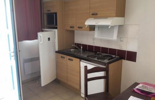 CONFORTABLE MAISON DANS VILLAGE VACANCES AVEC PISCINE A CAJARC - Photo 2