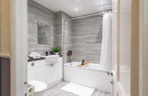 Cozy Coastal Getaway - Foto 8