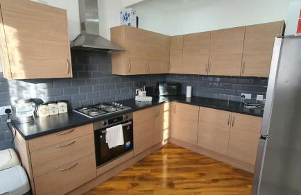 Harbour House - Entire Detached 4-BDR, Ensuite & Bath, Fast Speed Wi-Fi, Smart TV, Self Catering - Serving Contractors, Tourists, Santa Pod & Silverstone! - Foto 9