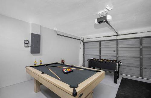 Luxe Getaway w Pool, Games & Fun Vibes - Foto 55