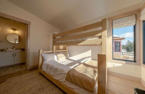 Wilderness Club Nest - Modern Cabin Retreat for 9 with Hot Tub - Foto 42