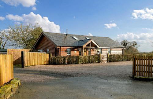 The Country Lodge at Hill House Farm Cheshire - Photo 23