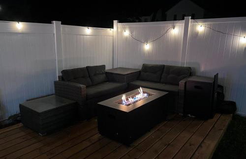 Large Five Bedroom house with outdoor patio with Jacuzzi and television! - Foto 33